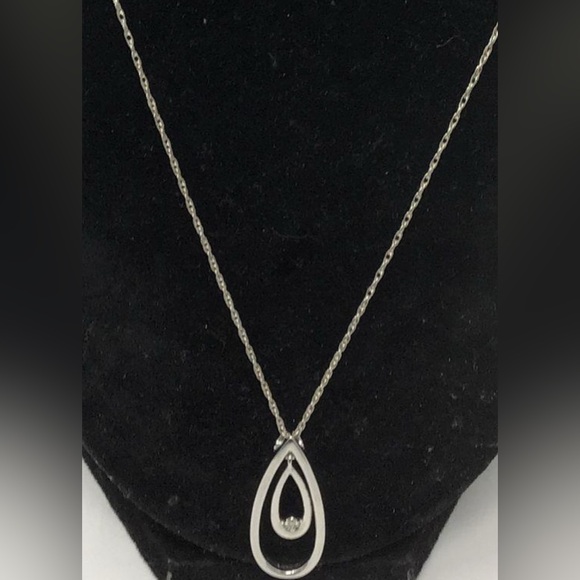 Sterling Silver Necklace Pendant with Diamond - Picture 5 of 5